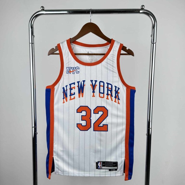KNICKS TOWNS 32